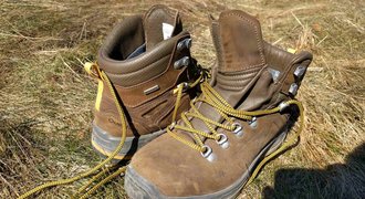 quechua trekking boots